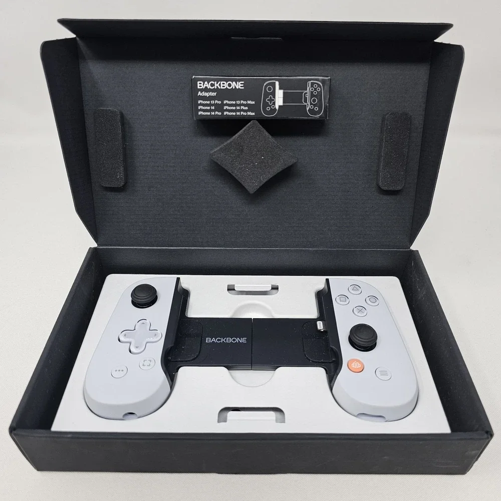 BACKBONE‎ One Mobile Gaming Controller For iPhone PlayStation Edition White
